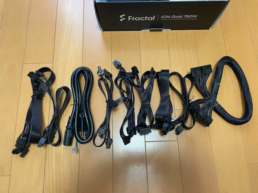 Fractal ION Gold 750W 電源ユニット