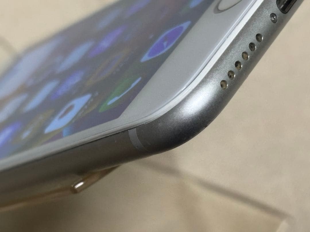 ド*ー様 Apple iPhone8 64GB SIMフリーバッテリー新品交換済